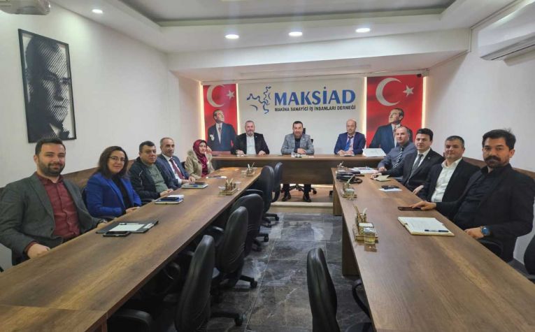 Denizli Milli Eğitim Temsilcileri ile MAKSİAD Başkanı Mehmet Sarı Mesleki Eğitim Toplantısı gerçekleştirdi.
