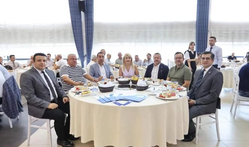Merkezefendi Belediyesi'nin düzenlediği iş arayanları ve işverenleri buluşturacak ‘Kariyer ve İstihdam Ofisi’ projesi
