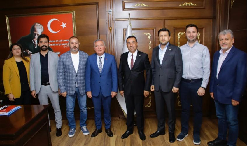 MAKSİAD Yönetim Kurulu Heyeti Honaz Belediye Başkanı Kepenk'e ''Hayırlı Olsun'' ziyareti gerçekleştirdi.
