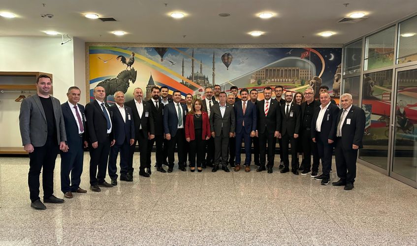 MAKSİAD heyeti Türkiye Büyük Millet Meclisi’nde, TBMM Başkanvekili CHP Denizli Milletvekili Gülizar Biçer Karaca, Şeref Arpacı, AK Parti Milletvekilleri Cahit Özkan ve Nilgün Ök ile bir araya geldi. 